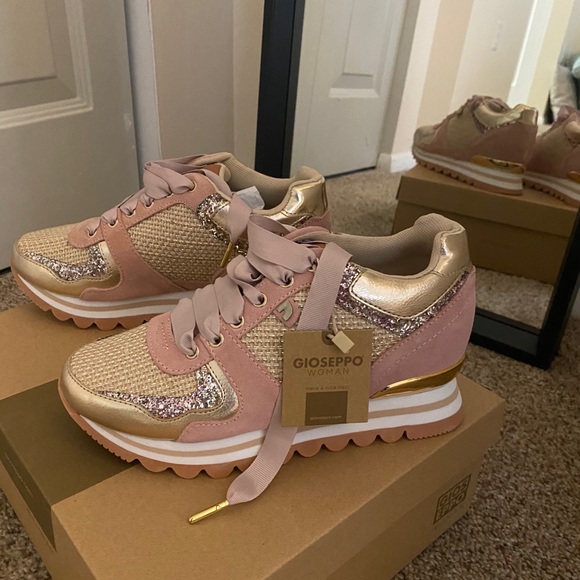 Gioseppo Shoes - Gioseppo Mixed Material Sneakers